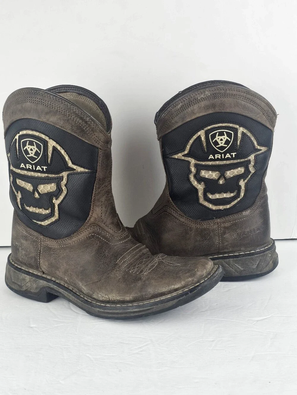 Ariat Boy's Workhog XT VenTEK™ Square Toe Boots Skull Size 5.5 Farm Barn Work